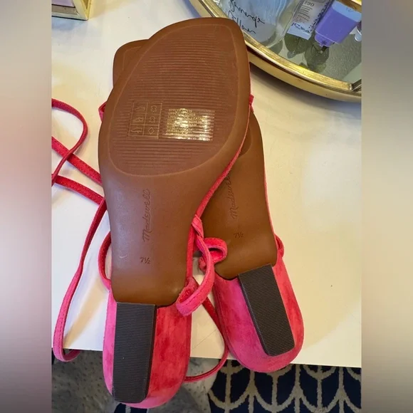 Madewell The Maycie Lace-Up T-Strap Sandal in Suede - Picture 5 of 7